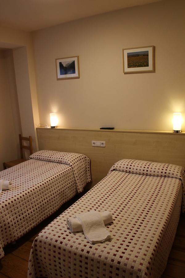 Hostal Ezkaurre อีซาบา ภายนอก รูปภาพ