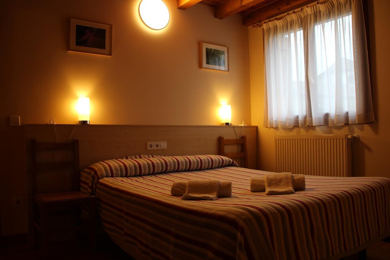 Hostal Ezkaurre อีซาบา ภายนอก รูปภาพ